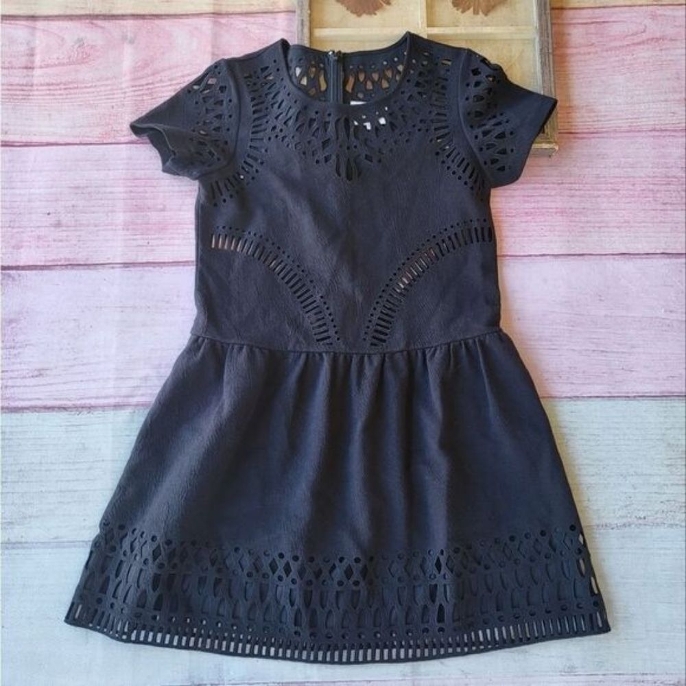 Sea‎ New York Black Laser Cut Short Sleeve A-line Mini Dress Women’s Size 6